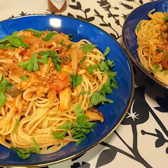 サバ缶で！トマトソースパスタ